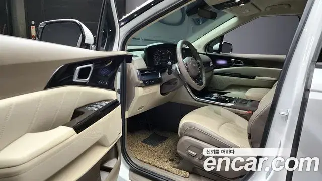 Kia Carnival 2022 — Фото 11/20