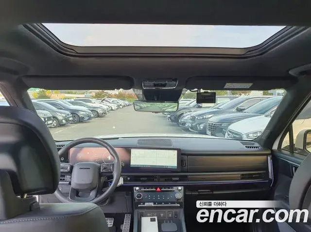 Hyundai Santa Fe 2023 — Photo 8/20
