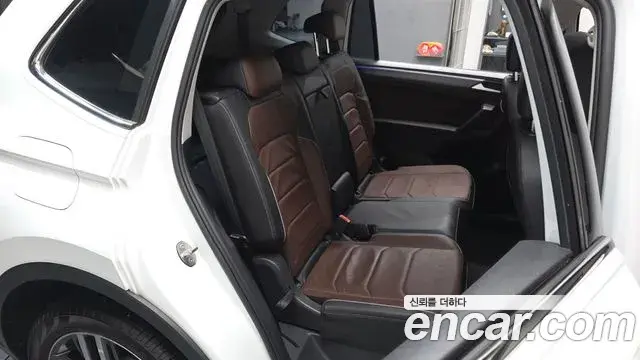 Volkswagen Tiguan Allspace 2023 — Photo 13/20