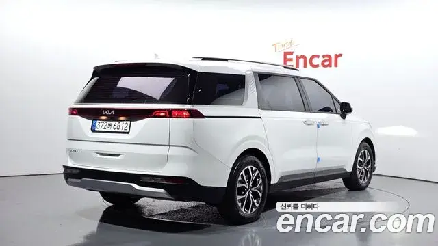 Kia Carnival 2023 — Şəkil 8/20