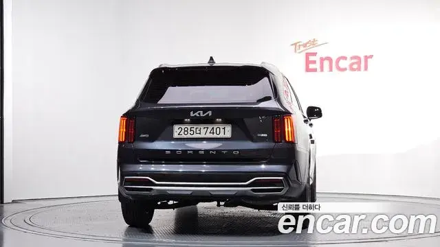 Kia Sorento 2022 — ფოტო 17/20