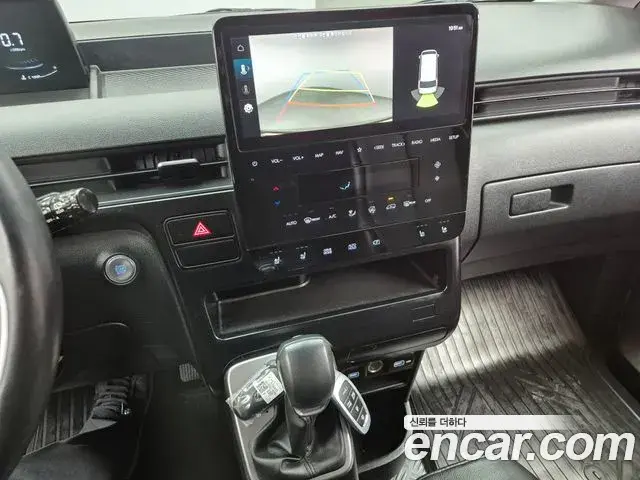 Hyundai Staria 2023 — Фото 13/20