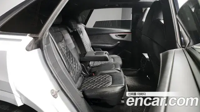 Audi Q8 2020 — ფოტო 6/20