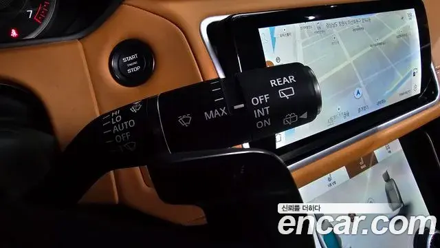 Land Rover Range Rover Velar 2022 — Şəkil 16/20