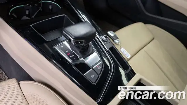 Audi A4 2021 — Photo 2/20