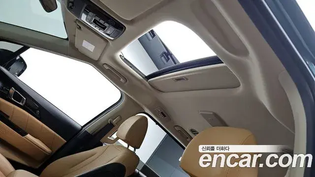 Kia Carnival 2021 — Photo 16/20