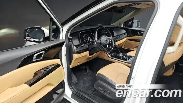 Kia Carnival 2020 — Фото 11/20