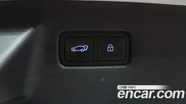 Hyundai Santa Fe 2023 — Фото 19/20