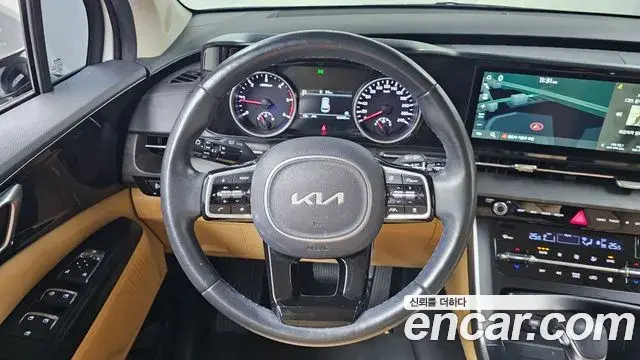 Kia Carnival 2021 — Фото 13/20