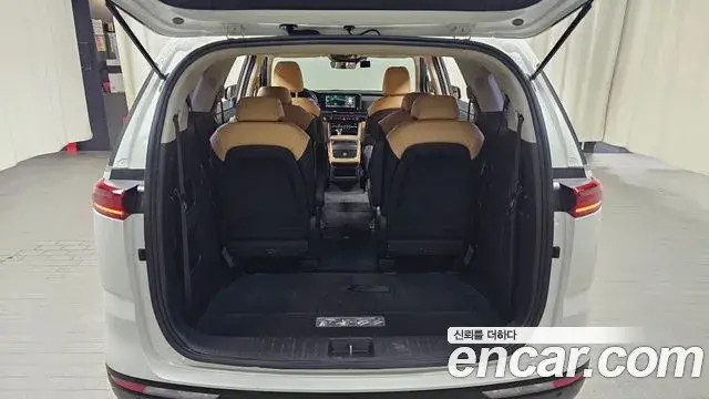 Kia Carnival 2021 — Фото 20/20