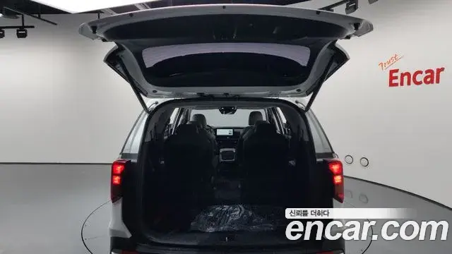 Kia Carnival 2024 — Şəkil 18/20