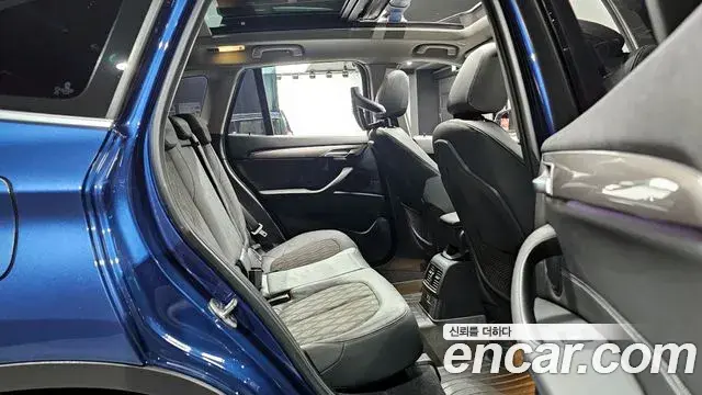 BMW X1 2021 — Şəkil 19/20