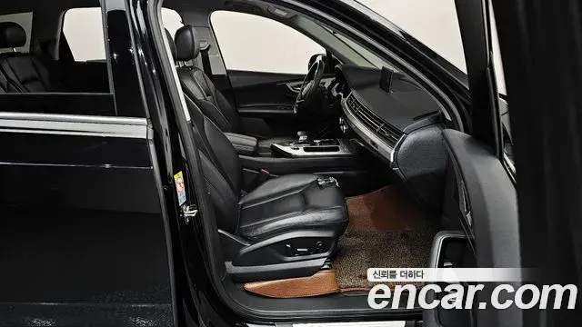 Audi Q7 2019 — Photo 15/20