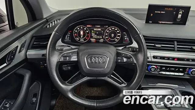 Audi Q7 2019 — Photo 4/20
