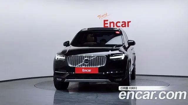 Volvo XC90 2018 — ფოტო 19/20