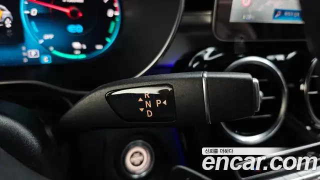 Mercedes-Benz GLC-Class 2020 — Photo 16/20