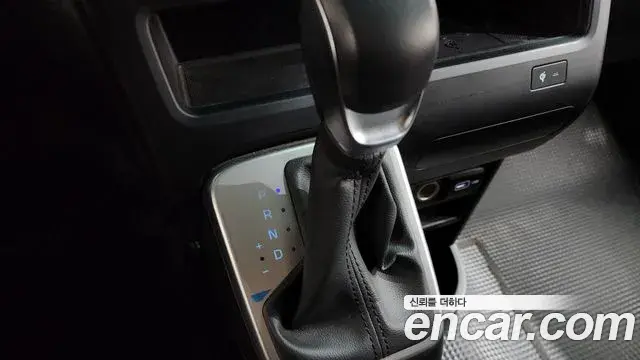 Hyundai Staria 2023 — Photo 13/20
