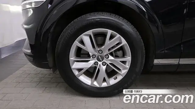 Genesis GV70 2021 — ფოტო 14/20