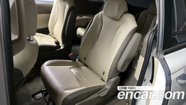 Kia Carnival 2021 — Фото 11/20
