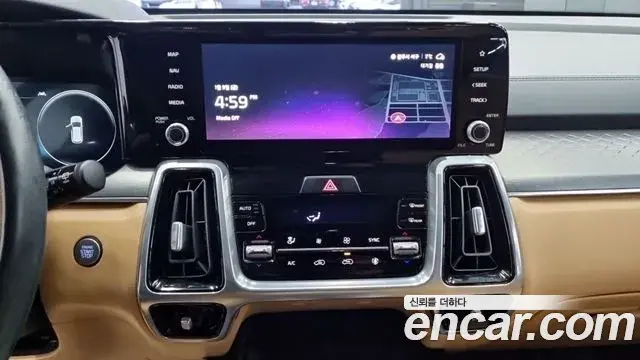 Kia Sorento 2021 — Фото 15/18