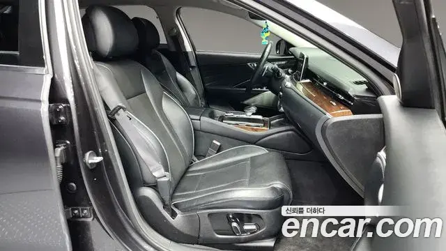Kia The K9 2018 — Photo 17/20