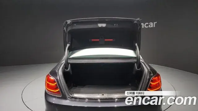 Kia The K9 2018 — Photo 15/20