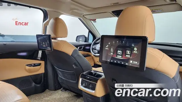 Kia Carnival 2021 — Photo 19/20