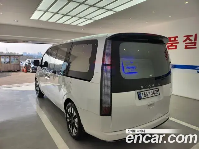 Hyundai Staria 2025 — Photo 12/20