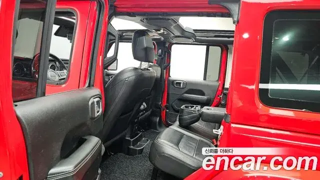 Jeep Wrangler 2020 — Фото 11/20