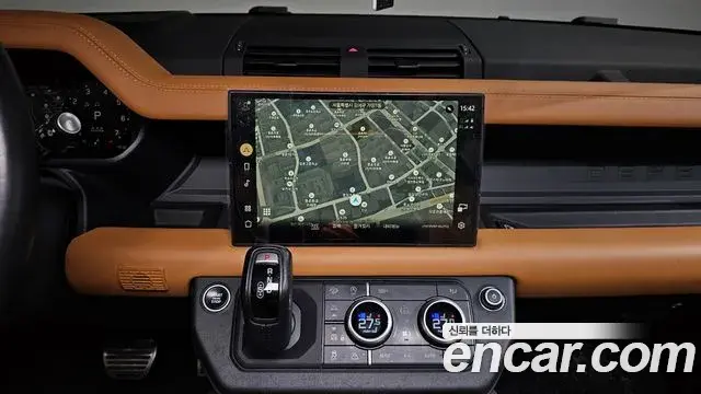 Land Rover Defender 2022 — ფოტო 10/20