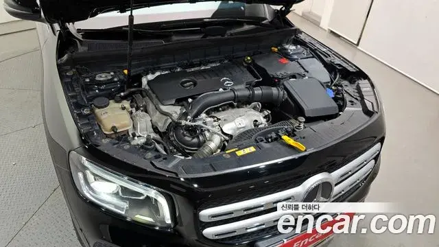 Mercedes-Benz GLB-Class 2021 — Фото 6/20