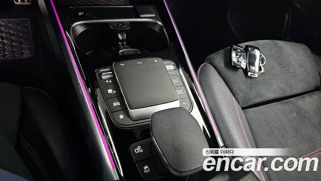 Mercedes-Benz GLB-Class 2021 — Şəkil 7/20