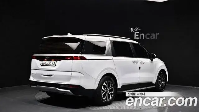 Kia Carnival 2021 — Фото 2/20