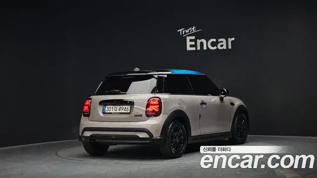 Mini Cooper 2021 — Photo 2/20