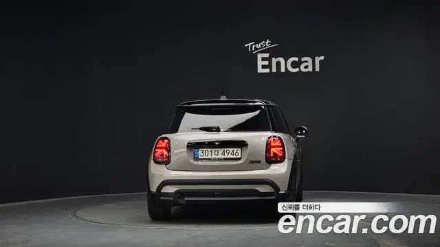 Mini Cooper 2021 — Photo 4/20