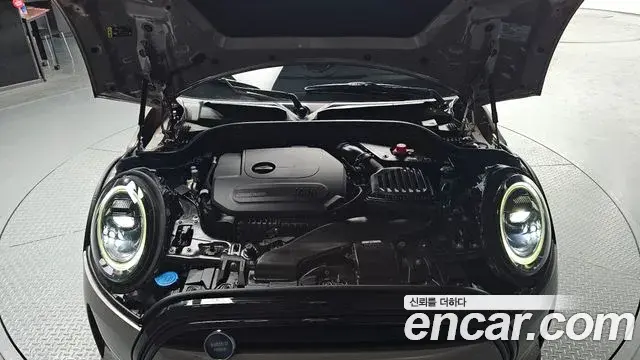 Mini Cooper 2021 — Photo 6/20