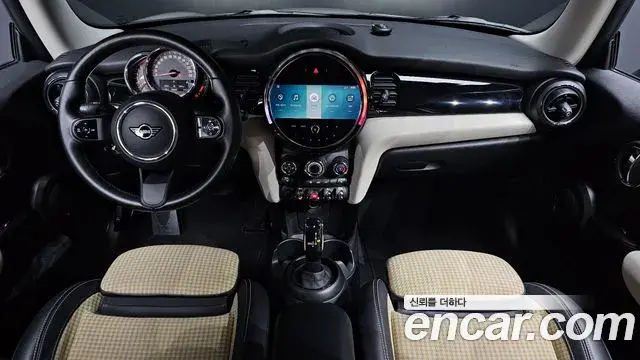 Mini Cooper 2021 — Photo 7/20