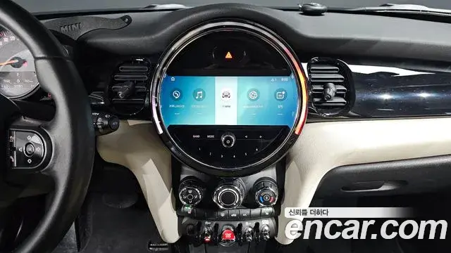 Mini Cooper 2021 — Photo 14/20