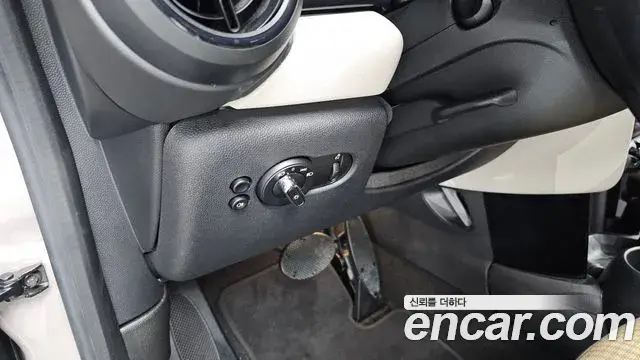 Mini Cooper 2021 — Photo 18/20