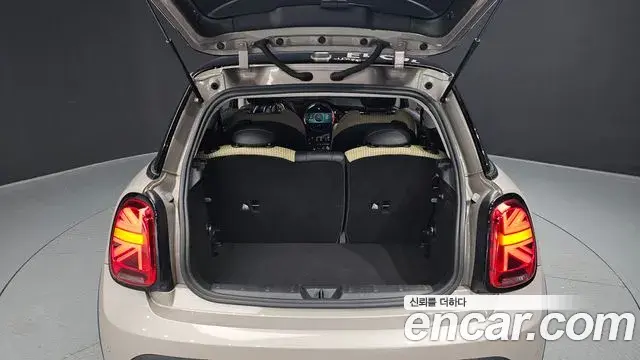Mini Cooper 2021 — Photo 20/20