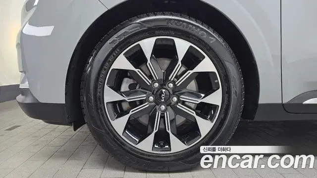 Kia Carnival 2023 — Фото 5/20