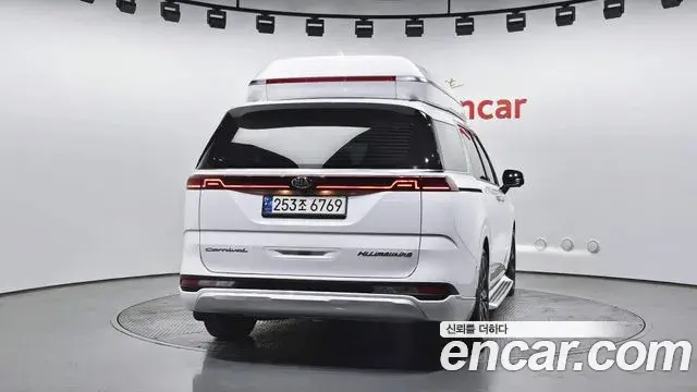 Kia Carnival 2021 — Фото 4/20