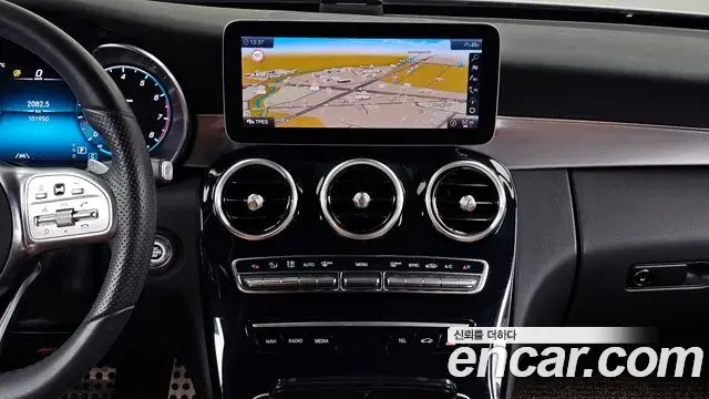 Mercedes-Benz C-Class 2020 — ფოტო 17/20