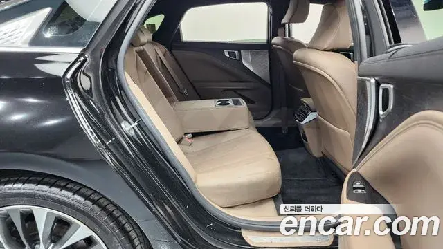Kia K8 2023 — Photo 7/20