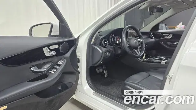 Mercedes-Benz C-Class 2020 — Photo 19/20