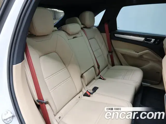 Porsche Cayenne 2023 — Photo 20/20