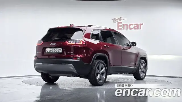 Jeep Cherokee 2020 — Photo 17/20