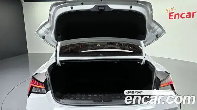 Hyundai The New Avante Hybrid 2020 — Photo 11/20