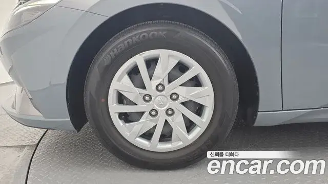 Hyundai The New Avante Hybrid 2022 — ფოტო 17/21