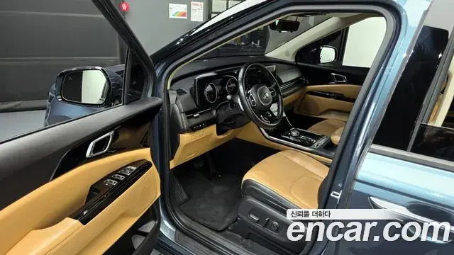Kia Carnival 2021 — Фото 10/20